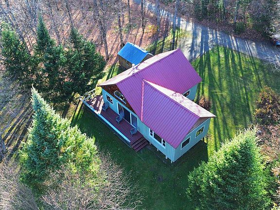 3rd image of 1018 Hurricane Brook Road