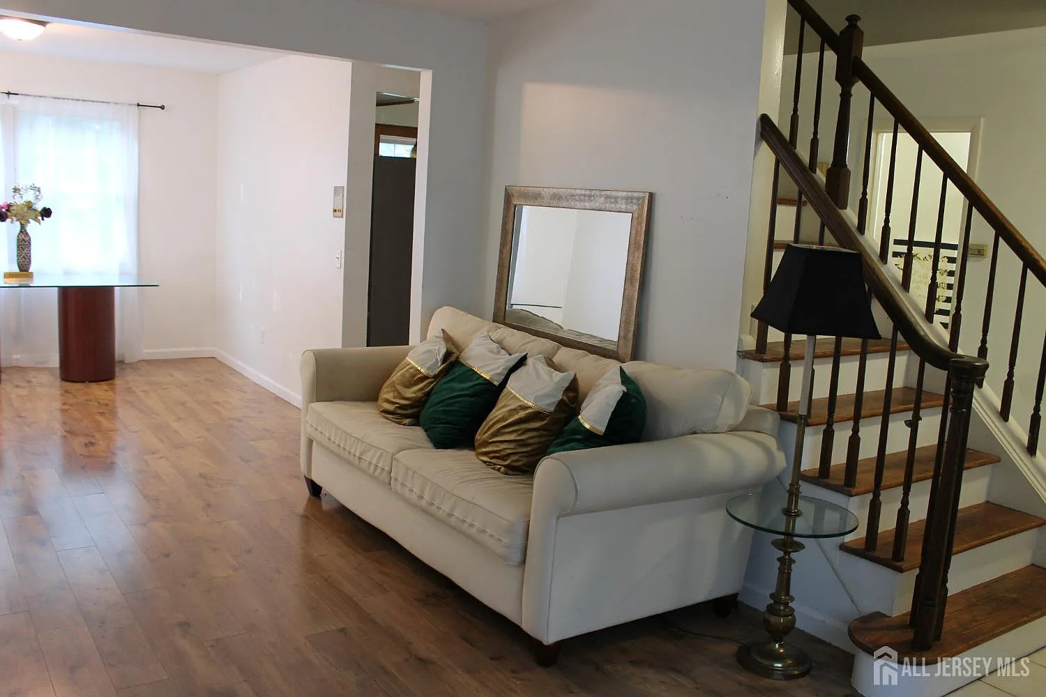 4 bed, 2.5 bath, 1936 sqft, $4,500 — Photo 4