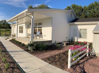 140 E Vineyard St, Spalding, NE 68665