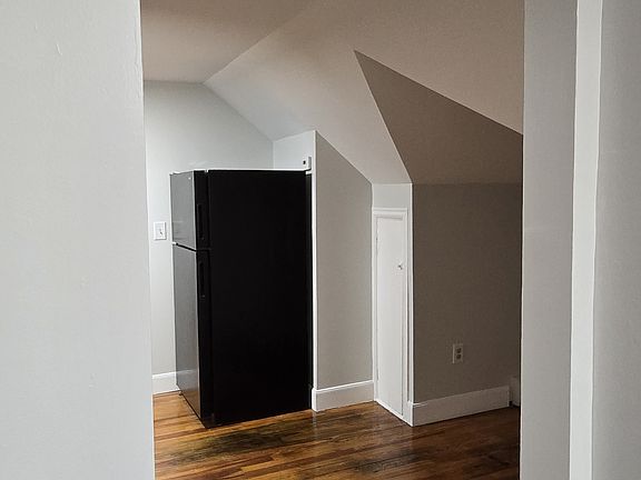 5th image of 131-133 Morris Ave #3