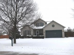 3 Maple Trail Ct, Bolingbrook, IL 60490