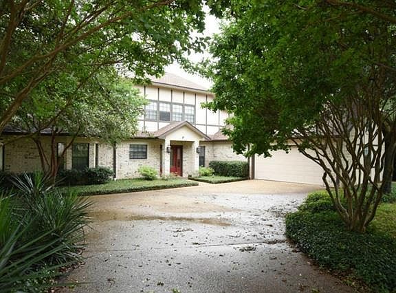 2nd image of 102 Kirk Dr