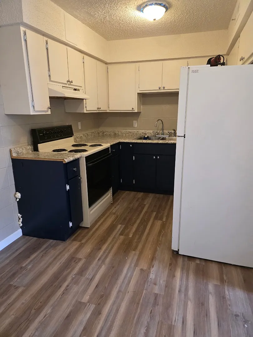 Unit Photo - 3322 S Westwood Blvd #1