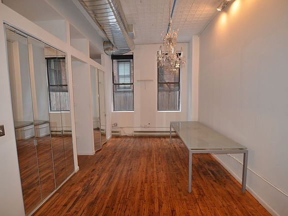 3rd image of 518 Broadway