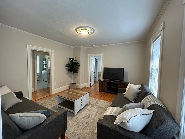 204 Woodbine St #2A — Photo 2