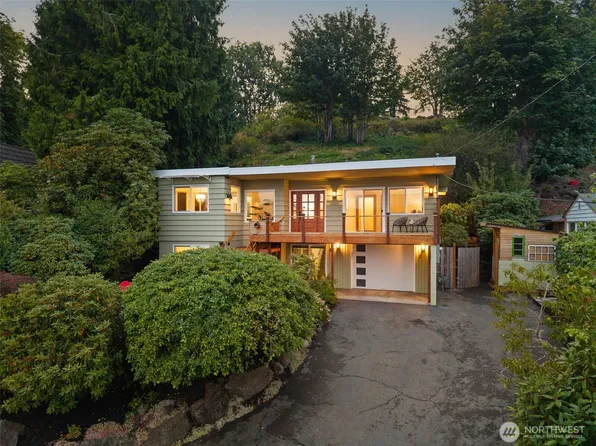 1351 Jacobsen Boulevard, Bremerton, WA 98310