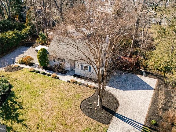 5th image of 766 Cypress Rd