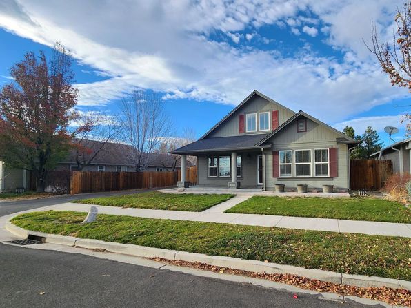 1402 Honey Locust Ave