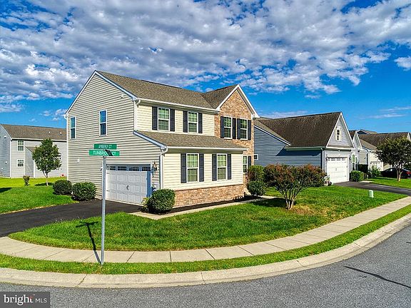 2nd image of 402 Tunbridge Ct