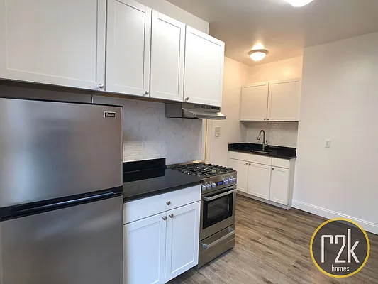 Rented by Realty 2000 Corp | media 14