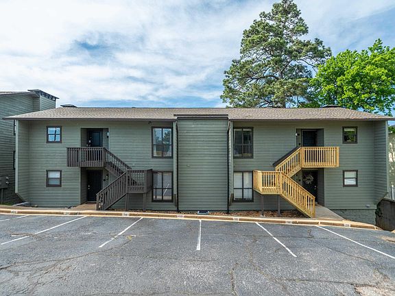 2nd image of 120 Catalina Cir APT 3A