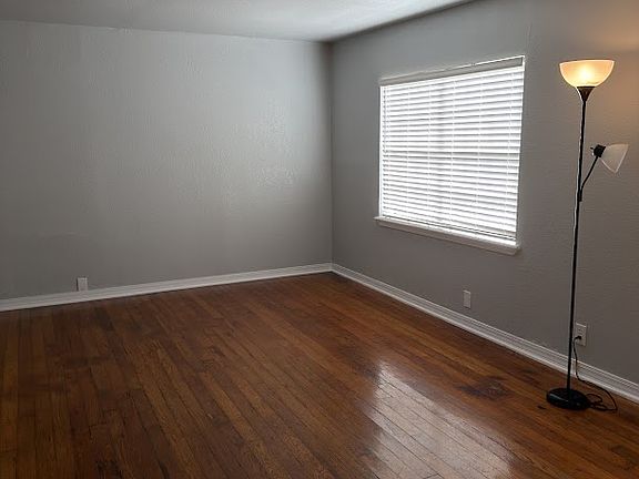 2nd image of 5036 S 36th Ave W