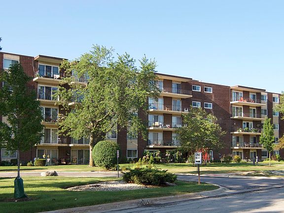 2nd image of 5300 Walnut Ave APT 10E
