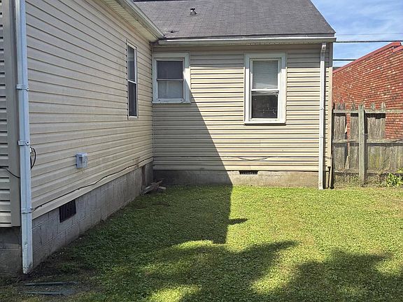 2nd image of 803 Main Ave