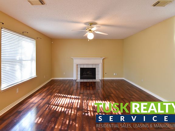 2nd image of 1639 Rushworth Dr