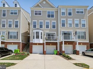 Coppermine Crossing Cond, Oak Hill, VA 20171