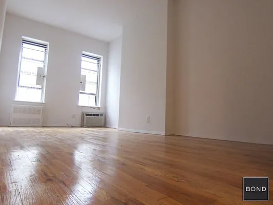 Rented by Bond New York | media 13