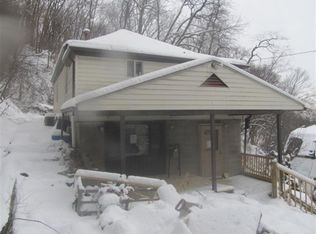 250 Hickory St, Mc Kees Rocks, PA 15136