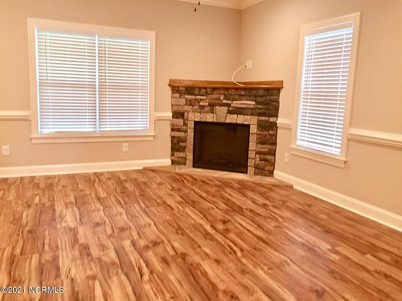 3rd image of 1820 Cambria Drive #B