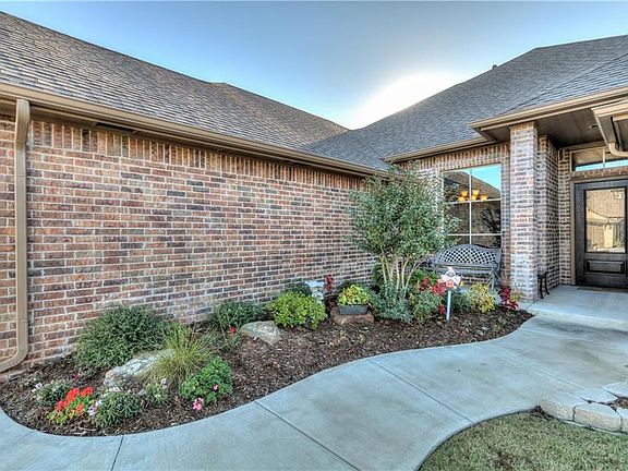 3rd image of 13605 Rachel Ct