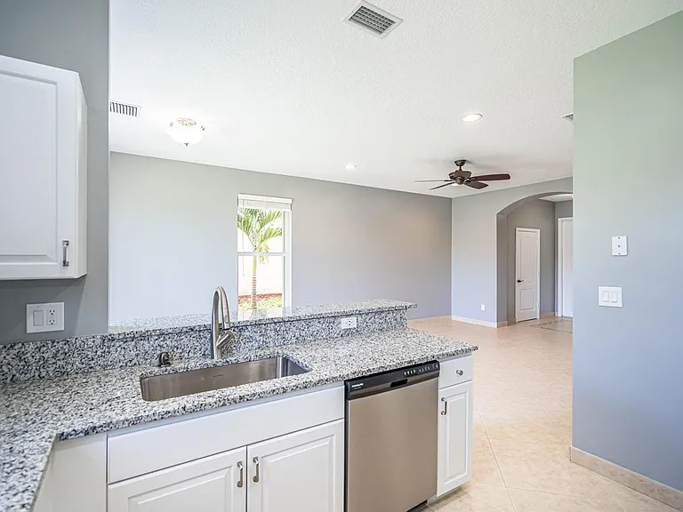 460 Rainbow Springs Ter — Photo 7