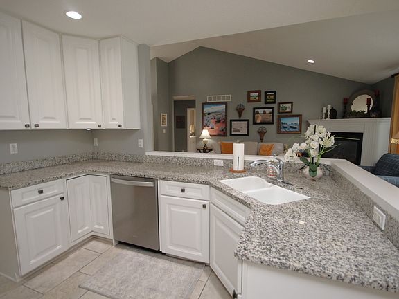 5th image of 2308 Suncrest Dr