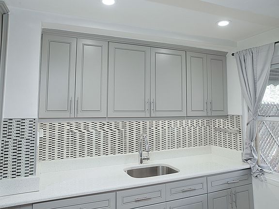 5th image of 102-17 187th St