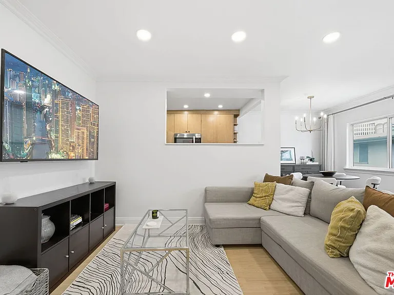 11718 Darlington Ave #7 — Photo 4