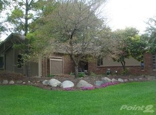 4233 Marcello Dr, Commerce Township, MI 48382