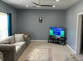 340 Polo Club Dr, Glendale Heights, IL 60139