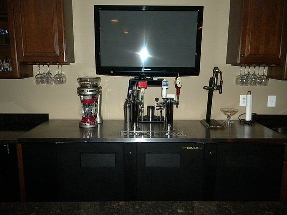 5th image of 22031 Hyde Park Dr