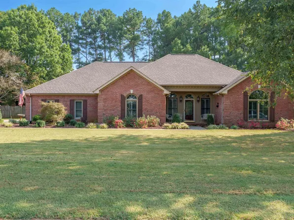 1655 Village Ln, Killen, AL 35645