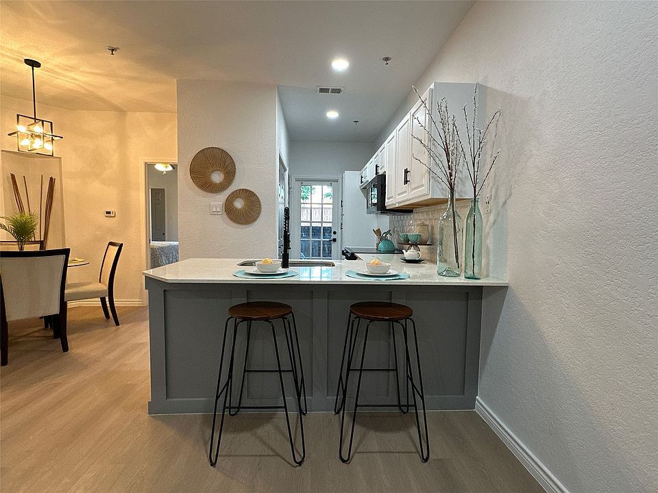 1st image of 4800 W Lovers Ln APT 504