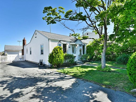 3rd image of 11 Glenda Drive