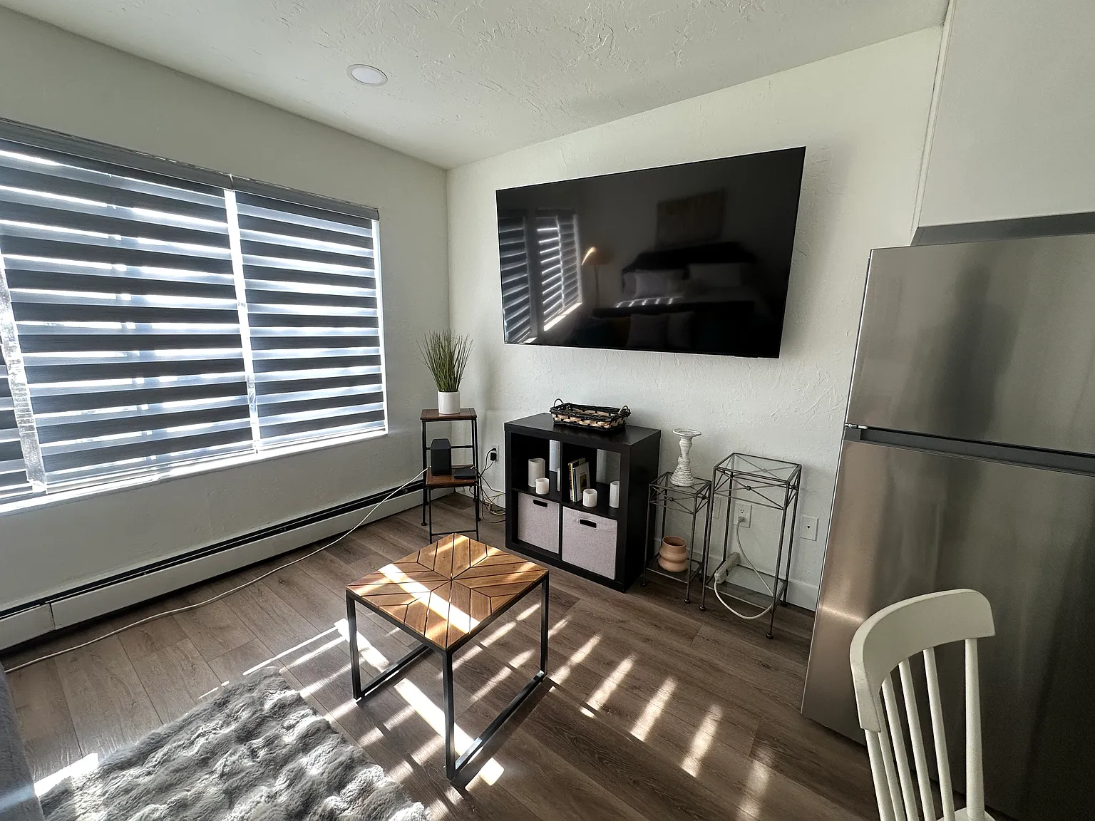 725 E Main St — Photo 4
