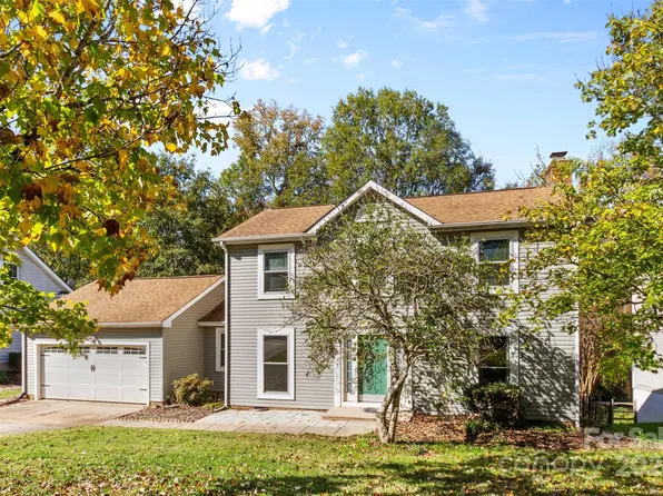 12400 Woodside Falls Rd, Pineville, NC 28134