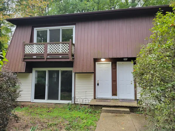 18681 W Spring Lake Rd, Spring Lake, MI 49456