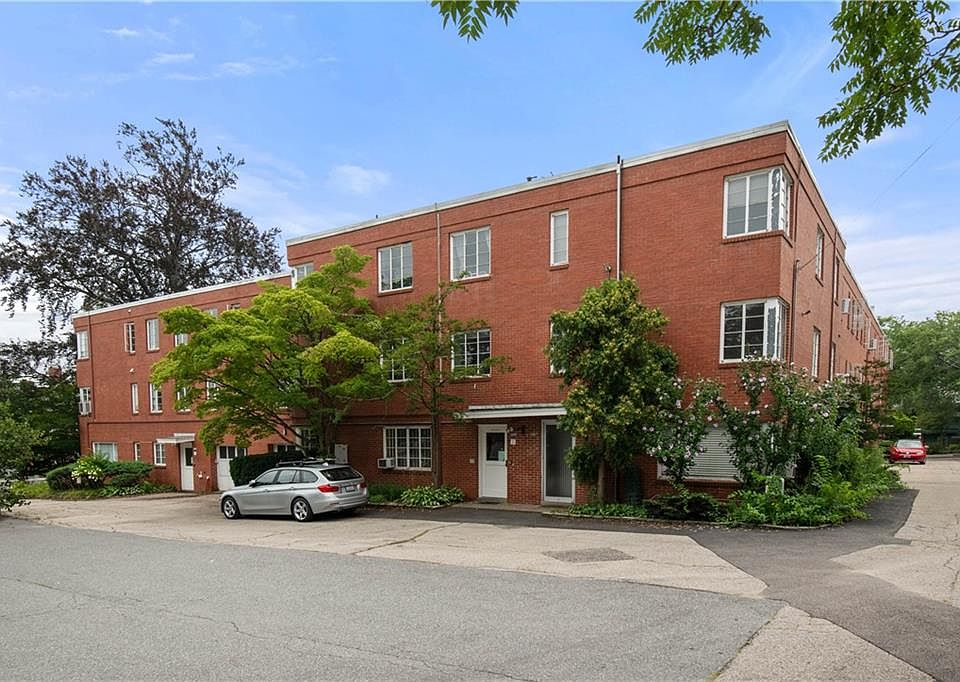 1st image of 160 Waterman St #8