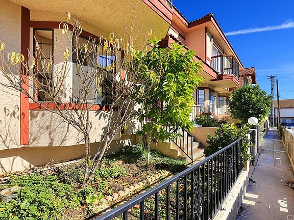 5th image of 227 S Ramona Ave APT D