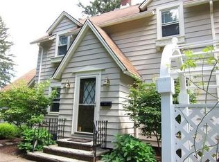 22913 Mastick Rd, Fairview Park, OH 44126