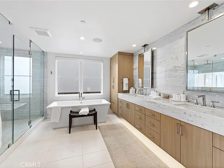 2148 E Oceanfront — Photo 45
