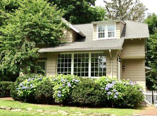 2 Sachem Ln, Greenwich, CT 06830