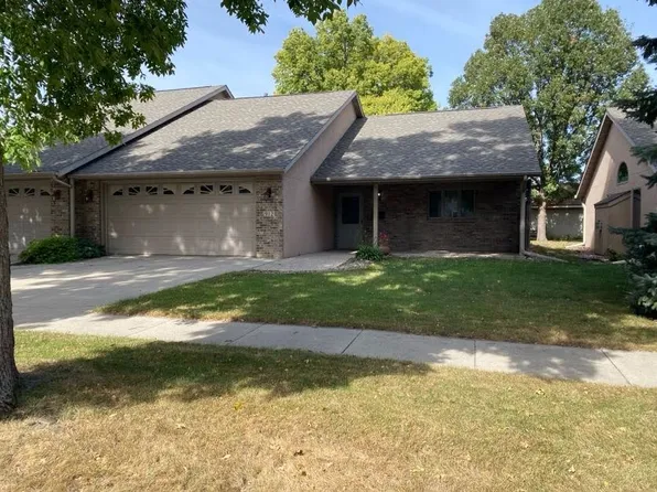 912 Becker Ave SW, Willmar, MN 56201