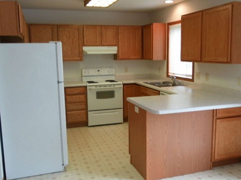 2nd image of 4566 Hartzell Ln APT 4