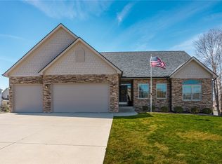 4820 153rd St, Urbandale, IA 50323