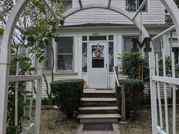 2630 Valley Dr, Ann Arbor, MI 48103