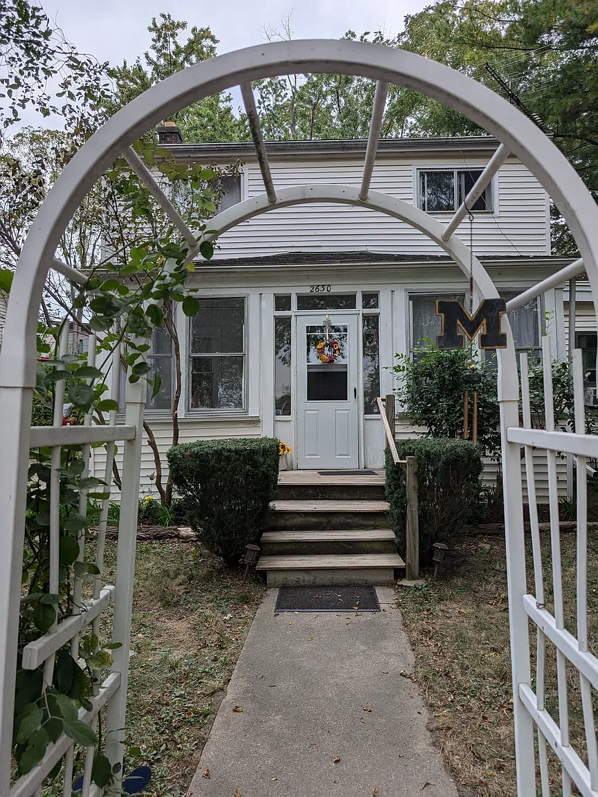 2630 Valley Dr photo 1