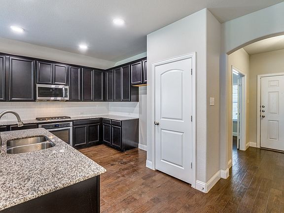 4th image of 900 Bird Creek Dr