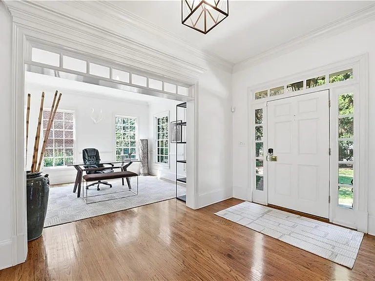 1124 Moores Mill Rd NW — Photo 5