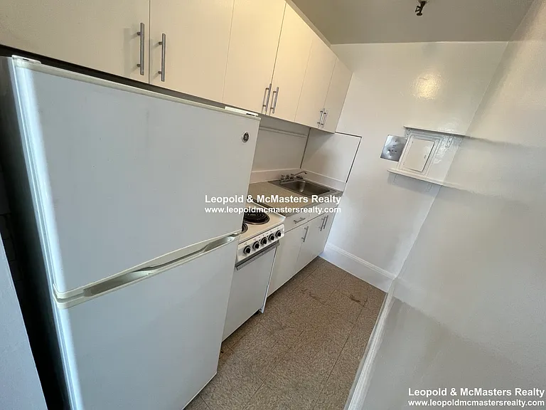 24 Mt. Vernon St apartment — Photo 15